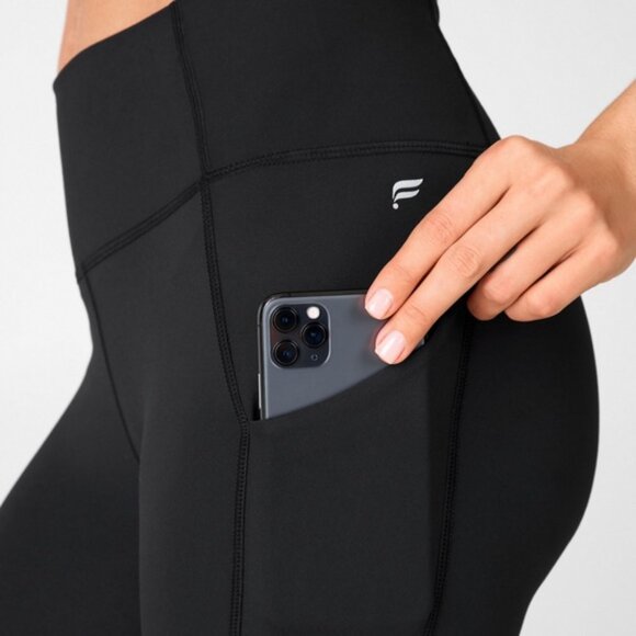 Fabletics Oasis High-Waisted Pocket Capri Medium - Picture 2 of 5